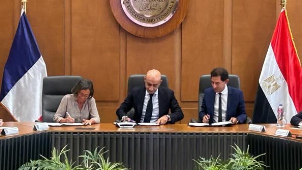 شراكة مصرية فرنسية لإنشاء مدرسة تكنولوجيا تطبيقية لإعداد فنيين لقطاع النقل الحديث