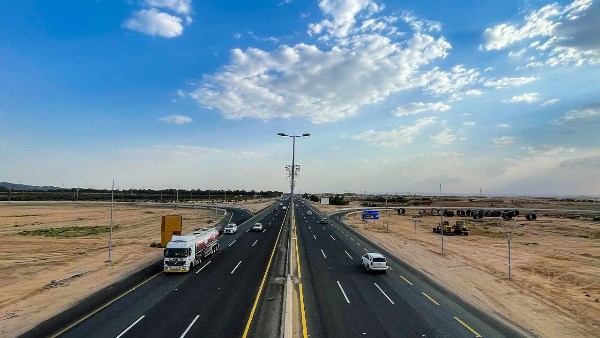 هيئة الطرق السعودية: إصدار 16 ألف تصريح لنقل الحمولات الاستثنائية وأعمال الحفر
