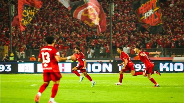 الأهلي يحسم القمة 133 بثنائية في شباك الزمالك ويتصدر الدوري مؤقتًا