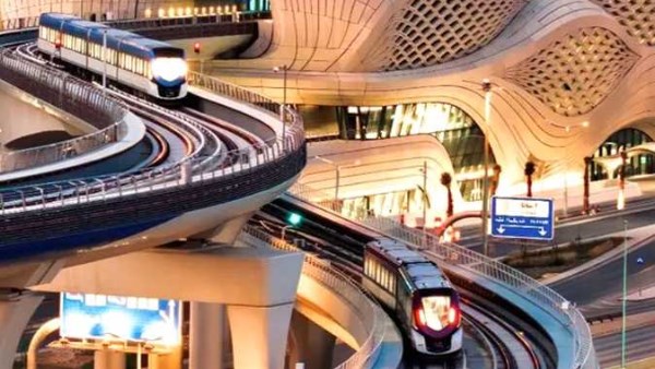 مترو الرياض يستقطب نصف مليار مستخدم مع توسع شبكة النقل العام