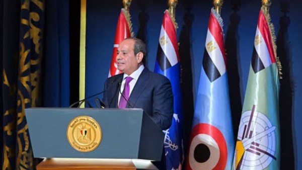 الرئيس السيسي: لن يمس أحد دستور الدولة.. وحصّنوا بلدكم ضد المؤامرات