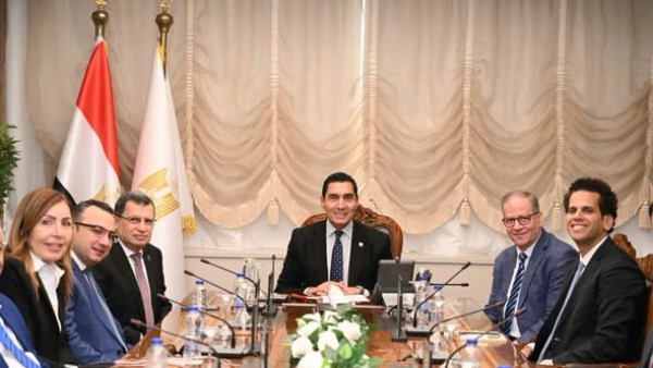 وزير الرياضة يبحث مع مجموعة مستشفيات كليوباترا تطوير الرعاية الطبية للرياضيين