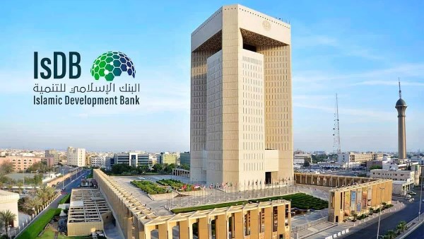البنك الإسلامي للتنمية وبنك الخليج الدولي يبحثان تعزيز التعاون في التمويل الإسلامي والاستثمارات المستدامة