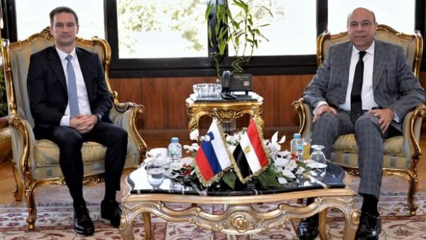 مصر وسلوفينيا تبحثان تعزيز الربط الجوي وتحويل رحلات ليوبليانا والغردقة إلى منتظمة