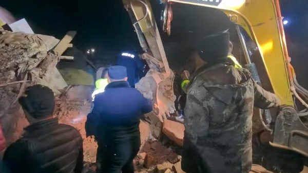 161 ألف عميل بلا كهرباء وعطل في حركة القطارات شمال غرب فرنسا