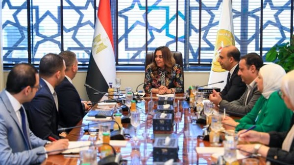 الدكتورة منال عوض