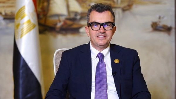 الدكتور أحمد رستم