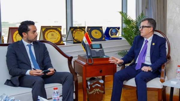  وزير التخطيط 