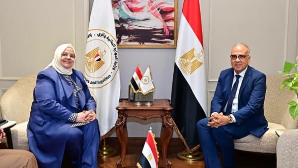 وزير الري يبحث