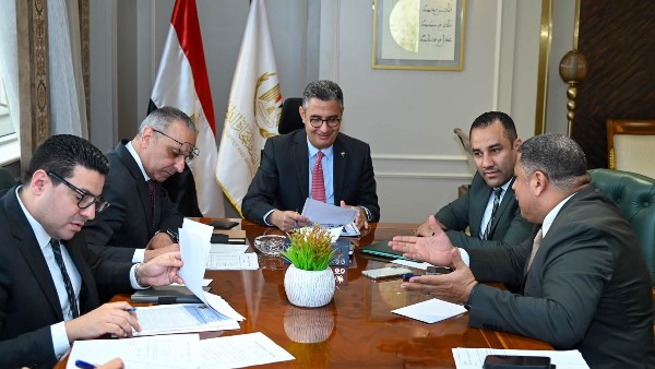  وزير التموين