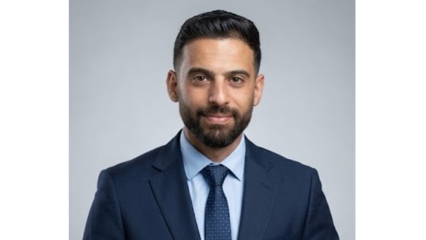  الدكتور باهر عبدالعزيز