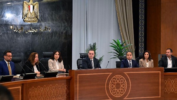 وزيرة الإسكان 
