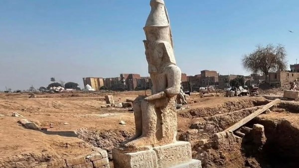 تمثال الملك رمسيس الثاني 