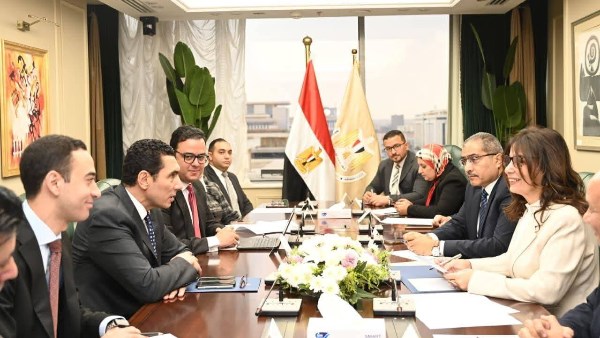 وزيرة الثقافة ووزير الشباب والرياضة 