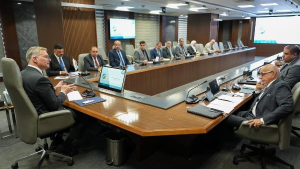 وزير البترول والثروة المعدنية