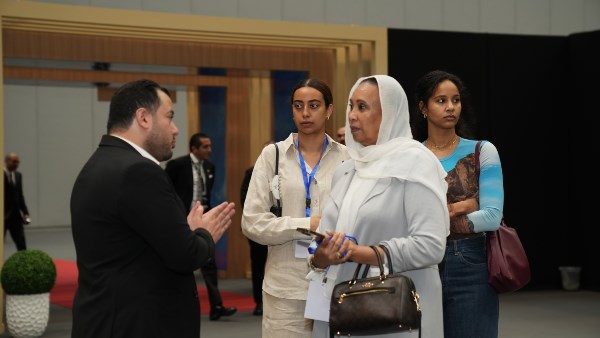 قبل ساعة من الإفتتاح .. اقبال كبير على معرض عقارات النيل بالدوحة