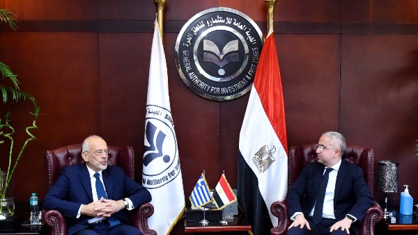 تعزيز التعاون الاستثماري بين مصر واليونان