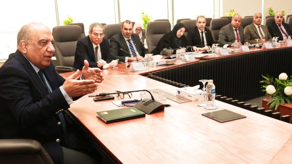 محمود عصمت وزير الكهرباء والطاقة