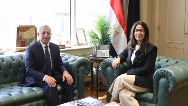 وزيرة الثقافة تلتقي رئيس الأكاديمية العربية للعلوم 
