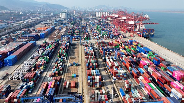 نمو التجارة الخارجية للصين يعزز الفائض التجاري في ديسمبر