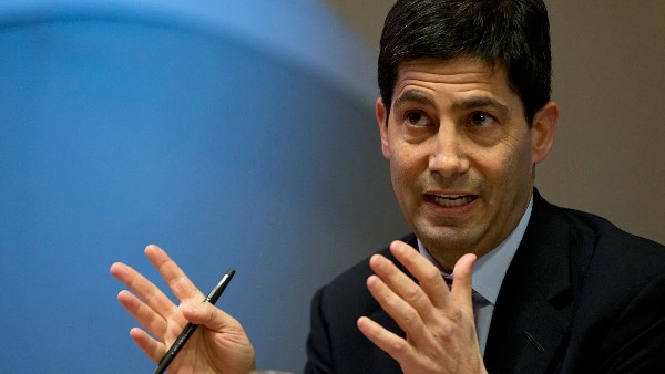 مرشح لترأس الفيدرالي الأمريكي ومفضل لدى ترامب.. من هو كيفن وارش؟