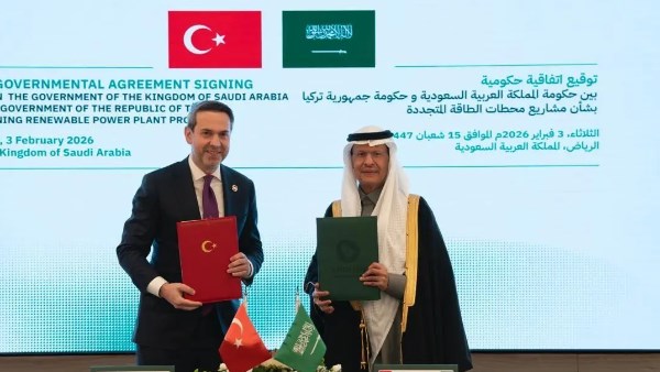 السعودية وتركيا توقعان اتفاقية لتطوير محطات كهرباء متجددة بقدرة 5000 ميجاواط