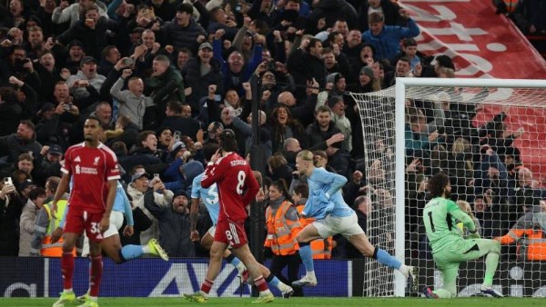 مانشستر سيتي يقلب الطاولة على ليفربول ويعيد المنافسة على لقب الدوري الإنجليزي