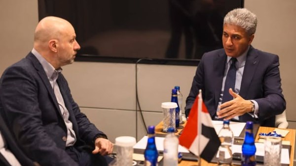 وزير السياحة يبحث في إسطنبول تعزيز التعاون مع شركات الطيران التركية لزيادة الحركة الوافدة