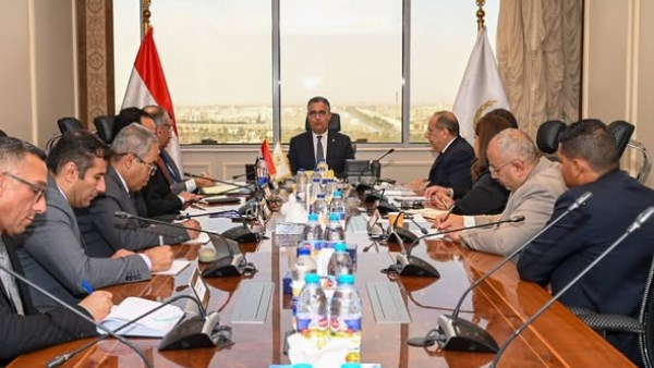 وزير التموين يوجه ببدء صرف المنحة الإضافية على البطاقات التموينية