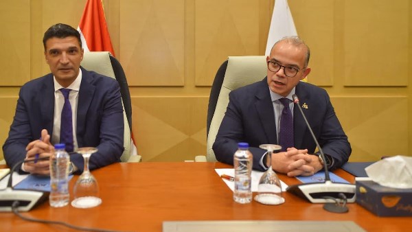 بعد 72 ساعة من حلف اليمين.. وزيرا الاستثمار والصناعة يطلقان خطة شاملة لتطوير منظومة التصدير  