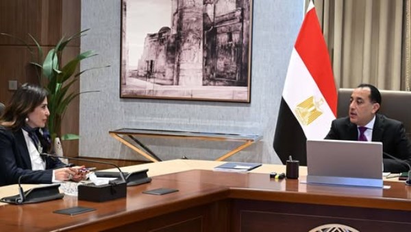 وزيرة الإسكان تستعرض مستجدات مشروعات العلمين الجديدة وتسليم 6284 وحدة بالأبراج الشاطئية