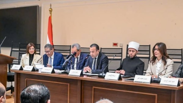 وزيرة الثقافة: التوجيه والحوار أفضل من المنع في حماية الأطفال على منصات التواصل