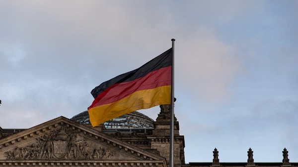 ألمانيا تسحب حق الإقامة من أكثر من 8 آلاف أجنبي في 2025