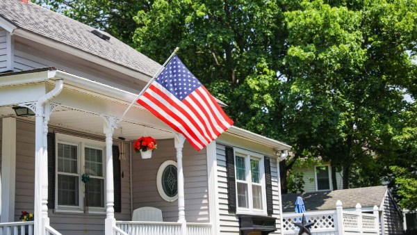 هبوط تاريخي في فائدة الرهن العقاري الأمريكي إلى 5.98% لأول مرة منذ 2022