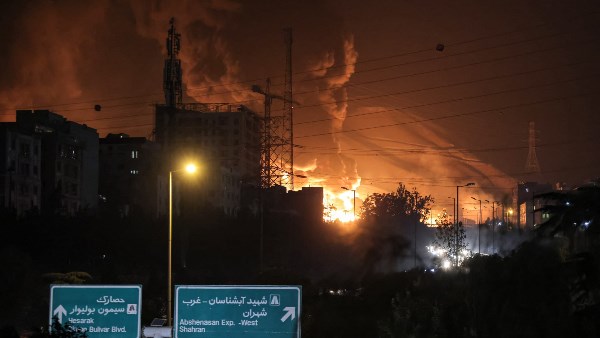 عُمان تأسف للعمليات العسكرية ضد إيران وتدعو إلى وقف فوري لإطلاق النار والاحتكام للحلول الدبلوماسية