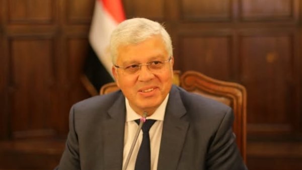 الدكتور أيمن عاشور