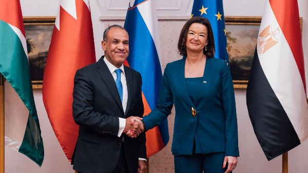 وزير الخارجية