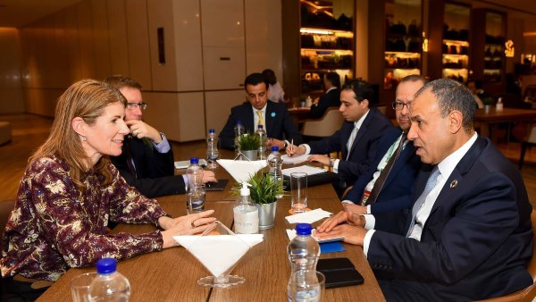 وزير الخارجية