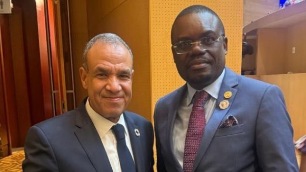 وزير الخارجية