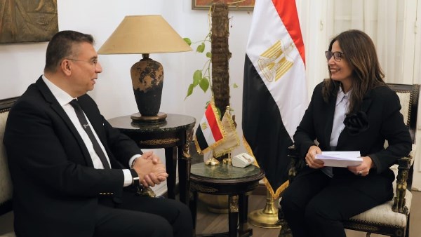 وزيرة الثقافة والدكتور عمرو الليثي