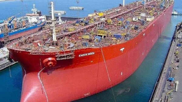 ناقلات النفط العملاقة