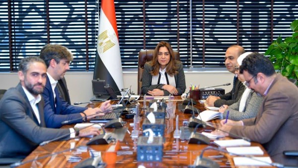 الدكتورة منال عوض