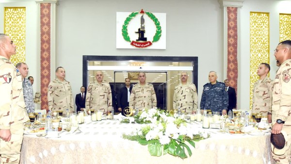 وزير الدفاع والإنتاج الحربى