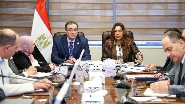 الدكتورة منال عوض