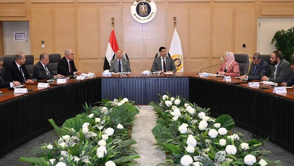 وزير الصناعة