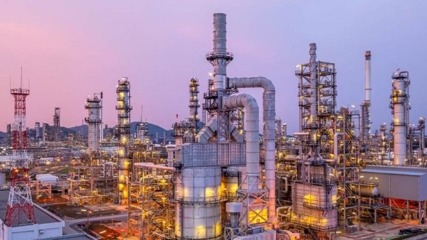 تراجع إنتاج مصافي النفط في الشرق الأوسط 