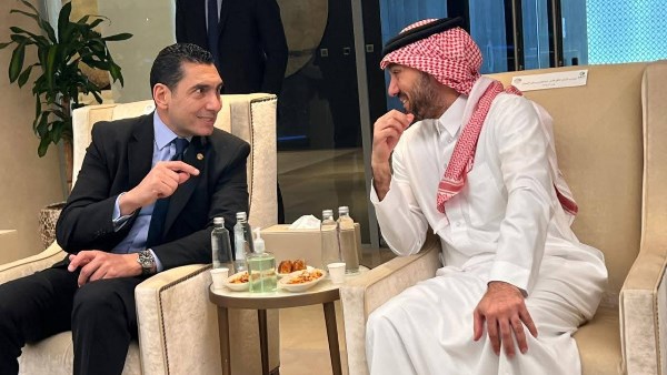 وزير الشباب والرياضة