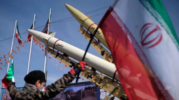 الحرس الثوري الإيراني يتوعد بأعنف هجمات ضد إسرائيل والقواعد الأمريكية