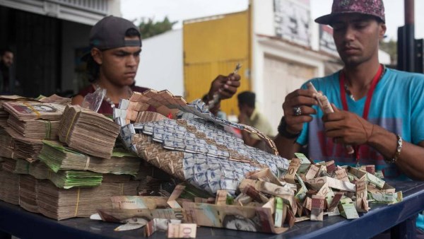 التضخم في فنزويلا يقفز إلى 475% خلال 2025 وفق بيانات رسمية