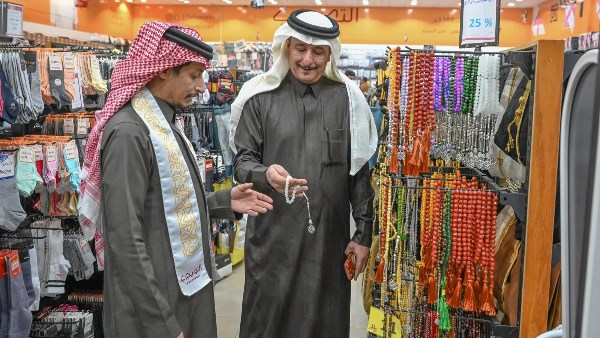 السعودية.. انتعاش أسواق حائل مع اقتراب عيد الفطر وزيادة الإقبال على مستلزمات العيد